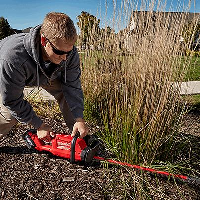 2726 - M18 FUEL HEDGE TRIMMER