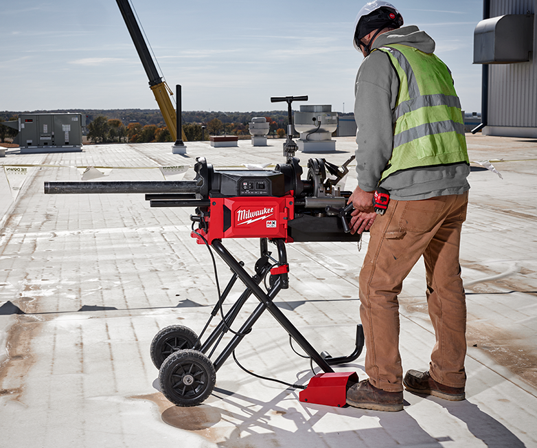 MX FUEL™ Pipe Threading Machine Milwaukee Tool