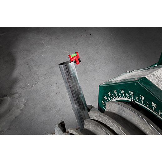 Pipe Lock Level with NonRemovable Thumb Screw Milwaukee Tool