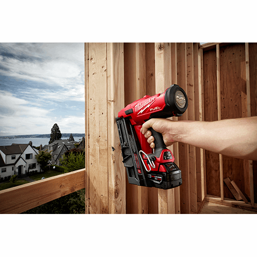 M18 FUEL™ 30 Degree Framing Nailer Kit Milwaukee Tool